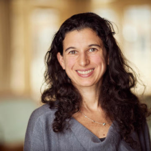 Lucie Cluver's photo